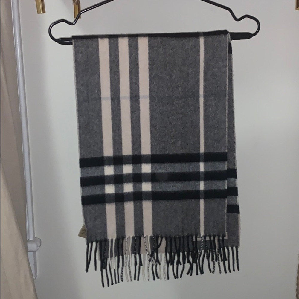 Burberry Cashmere Men’s Scarf, LIKE NEW